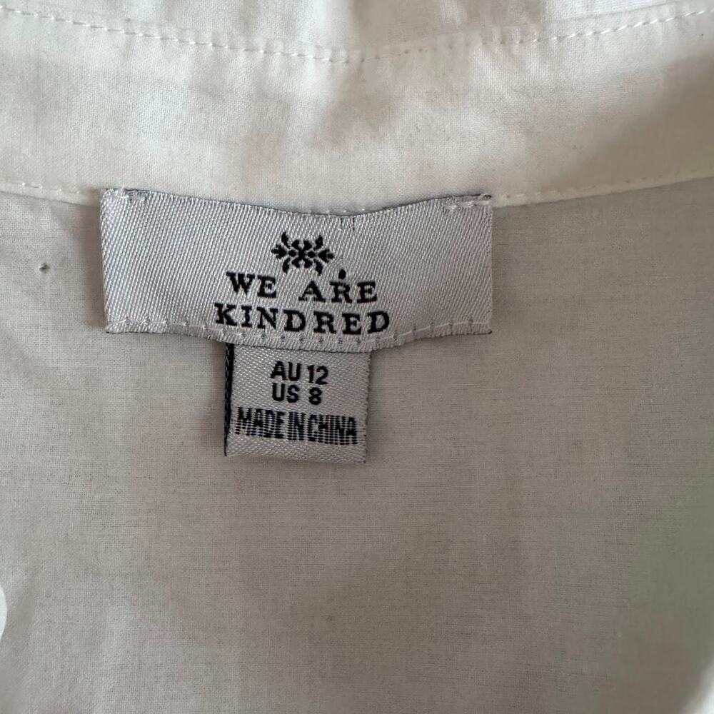We Are Kindred White Eyelet Button Front Long Sleeve Blouse Size 8 NEW - Picture 5 of 8